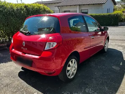 Usata Renault Clio II 101 CV (74 kW) 2010 Rosso Utilitaria