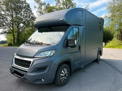 Gebraucht Peugeot Boxer 163 PS (119 kW) 2017 Grau Van