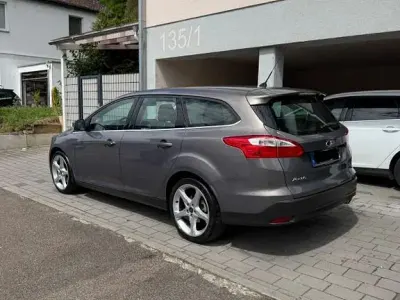 Gebraucht Ford Focus Titanium 140 PS (102 kW) 2014 Braun Limousine