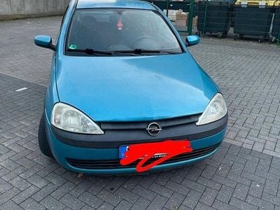 Blau Gebraucht 2001 Opel Corsa Kleinwagen | 1.200 € (Guter Preis)