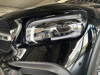 Mercedes GLB220