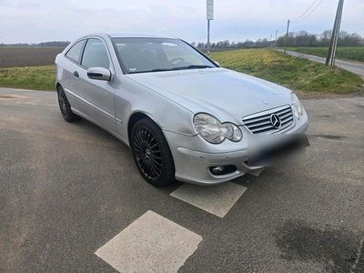 Gebraucht Mercedes C320 218 PS (160 kW) 2004 Silber Coupé