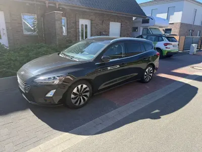 Używany Ford Focus Active 120 KM (88 kW) 2019 Czarny Sedan/Limuzyna