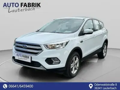 Gebraucht Ford Kuga Trend 120 PS (88 kW) 2018 Weiß SUV