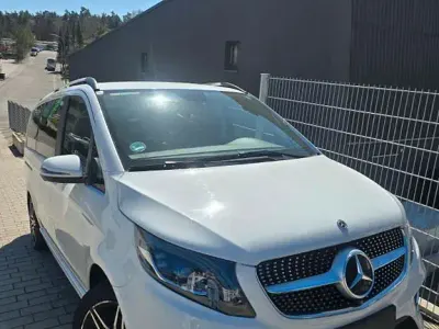 Używany Mercedes V220 Avantgarde Edition 163 KM (119 kW) 2020 Czarny Minivan