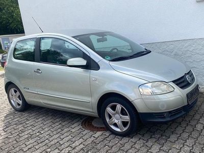 Gebraucht VW Fox Style 75 PS (55 kW) 2010 Gold Kleinwagen