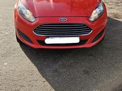 Gebraucht Ford Fiesta 101 PS (74 kW) 2014 Rot Kleinwagen
