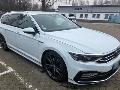 Weiß Gebraucht 2023 VW Passat R-line Kombi | 36.500 € (Teuer)