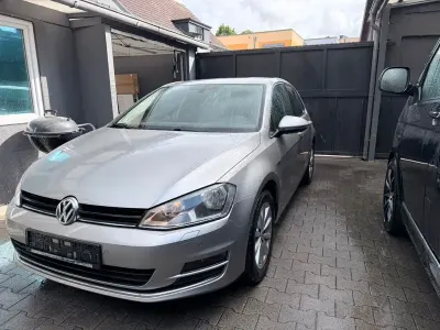 Gebraucht VW Golf VII LOUNGE 110 PS (80 kW) 2015 Grau Limousine