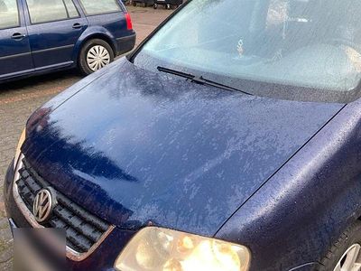 Blau Gebraucht 2005 VW Touran Van / Kleinbus | 2.600 € (Teuer)