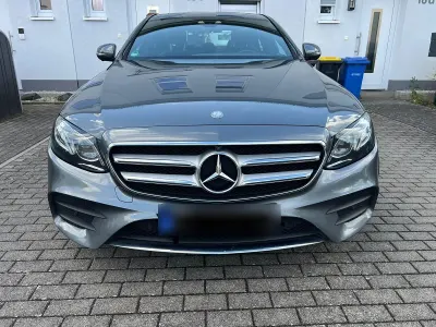 Gebraucht Mercedes E220 194 PS (142 kW) 2016 Grau Limousine