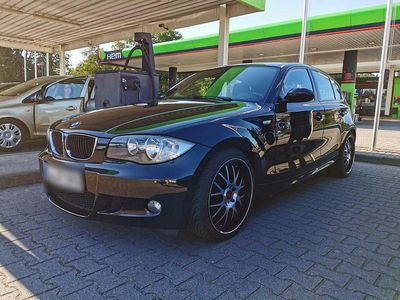 Usata BMW 116 122 CV (89 kW) 2009 Nero Utilitaria
