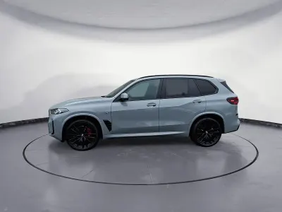 Neu BMW X5 M Sport 298 PS (219 kW) 2025 Grau SUV