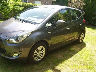 Gebraucht Hyundai ix20 90 PS (66 kW) 2016 Grau Kleinwagen