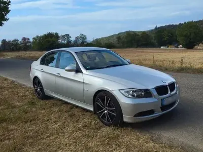 Gebraucht BMW 320 150 PS (110 kW) 2006 Grau Limousine