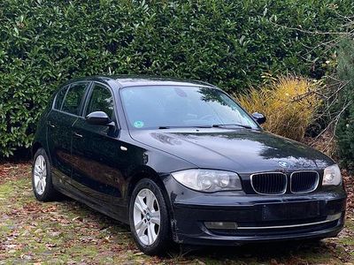 Gebraucht BMW 120 143 PS (105 kW) 2009 Schwarz Kleinwagen