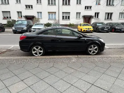 Gebraucht Opel Astra 116 PS (85 kW) 2008 Schwarz Cabrio