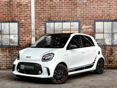 Używany Smart ForFour Electric Drive Brabus 60 kW (82 KM) 2020 Biały Hatchback