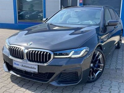 Gebraucht BMW 530 M Sport 286 PS (210 kW) 2022 Sophistograu brillanteffekt me Kombi