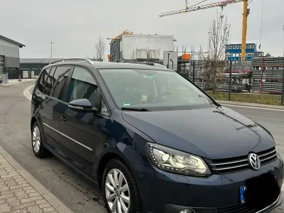 Gebraucht VW Touran 140 PS (102 kW) 2013 Blau Van / Kleinbus