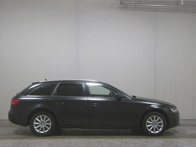 Gebraucht Audi A4 Attraction 150 PS (110 kW) 2015 Mythosschwarz metallic Kombi