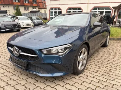 Gebraucht Mercedes CLA180 Shooting Brake 136 PS (100 kW) 2022 Blau Kombi