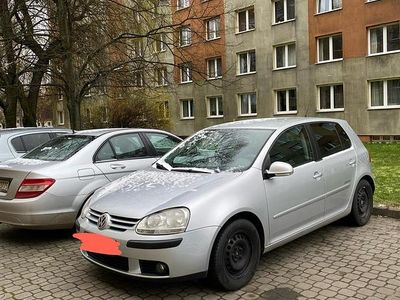 Silber Gebraucht 2008 VW Golf V United Kleinwagen | 3.500 €