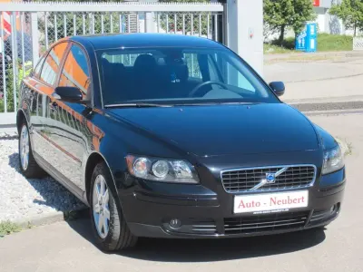 Gebraucht Volvo S40 Momentum 170 PS (125 kW) 2004 Black sapphire (metallic) Limousine