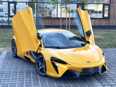 Gebraucht McLaren Artura 700 PS (514 kW) 2024 Gelb
