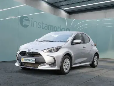 Gebraucht Toyota Yaris Business Edition 116 PS (85 kW) 2022 Silber Kleinwagen