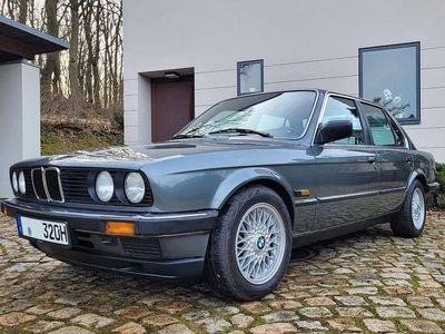 Brugt BMW 320 129 HK (94 kW) 1985 Grå Sedan