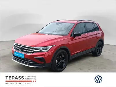 Gebraucht VW Tiguan Sport 150 PS (110 kW) 2023 Rot SUV
