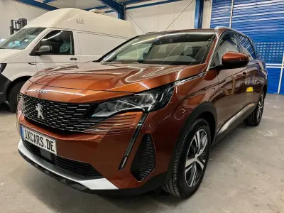 Gebraucht Peugeot 5008 Allure 131 PS (96 kW) 2022 Braun SUV