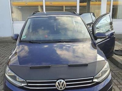 Gebraucht VW Touran Comfortline 150 PS (110 kW) 2016 Blau Van / Kleinbus