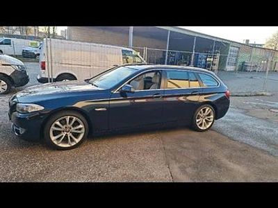 Blau Gebraucht 2012 BMW 520 M Sport Kombi | 18.600 €