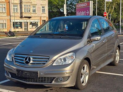 Usata Mercedes B200 140 CV (102 kW) 2006 Grigio Monovolume
