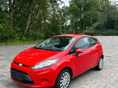 Gebraucht Ford Fiesta 60 PS (44 kW) 2010 Rot Kleinwagen