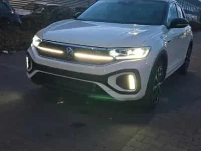 Gebraucht VW T-Roc R-line 150 PS (110 kW) 2023 Weiß SUV