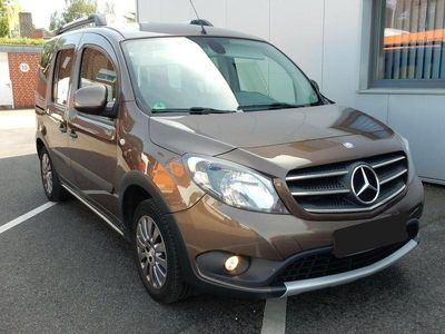 Gebraucht Mercedes Citan 111 Edition 116 PS (85 kW) 2019 Braun Kombi