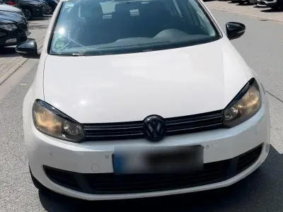 Gebraucht VW Golf VI 122 PS (89 kW) 2009 Weiß Limousine