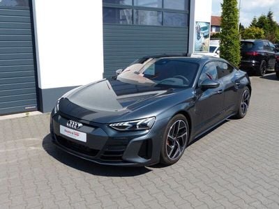 Grau Gebraucht 2022 Audi e-tron GT quattro Sport Limousine | 51.990 € (Fairer Preis)