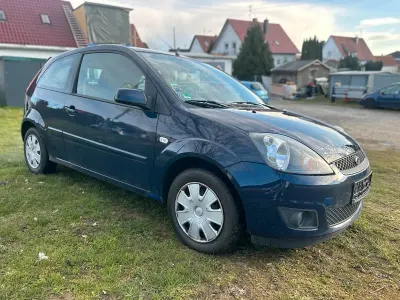 Gebraucht Ford Fiesta 69 PS (50 kW) 2008 Blau Kleinwagen