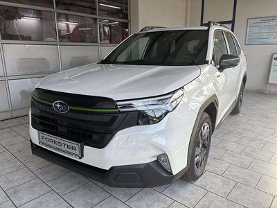 Neu Subaru Forester Exclusive+ 136 PS (100 kW) 2026 Crystal white pearl SUV