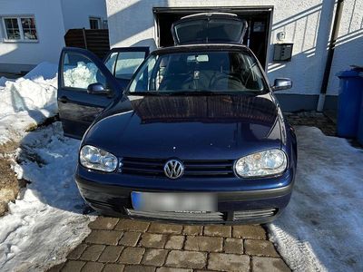 Blau Gebraucht 2002 VW Golf IV Basis Kleinwagen | 1.450 € (Fairer Preis)