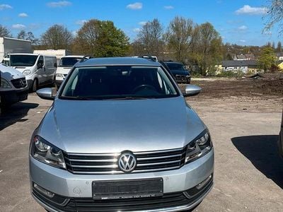 Gebraucht VW Passat 140 PS (102 kW) 2012 Grau Kombi