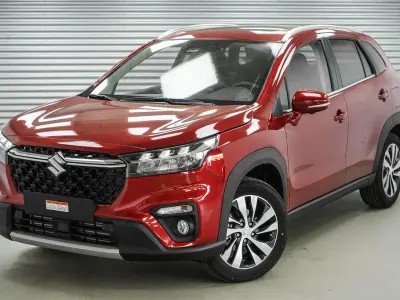 Gebraucht Suzuki SX4 S-Cross Comfort 129 PS (94 kW) 2024 Energetic rot metallic (zq5) SUV