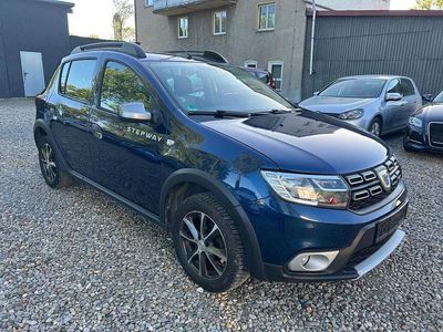 Usata Dacia Sandero Prestige 90 CV (66 kW) 2017 Blu Berlina
