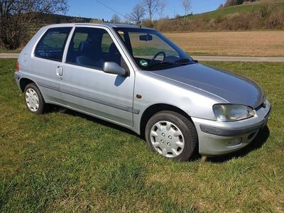 Usata Peugeot 106 60 CV (44 kW) 1999 Argento Utilitaria