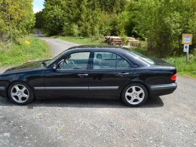 Gebraucht Mercedes E240 170 PS (125 kW) 2003 Schwarz Limousine
