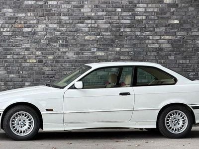 Weiß Gebraucht 1994 BMW 320 Coupé | 8.950 €
